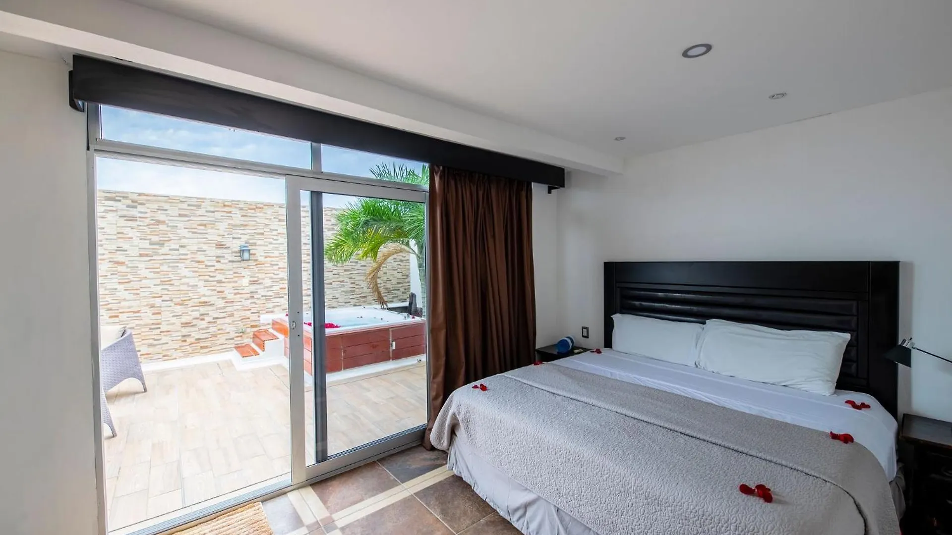 Penthouse Beach Holiday Private Jacuzzi Bbq Family Friendly Maid Service 0*, Playa del Carmen